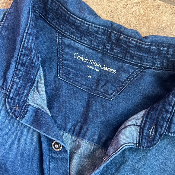 Calvin Klein shirt - Picture 2 of 2